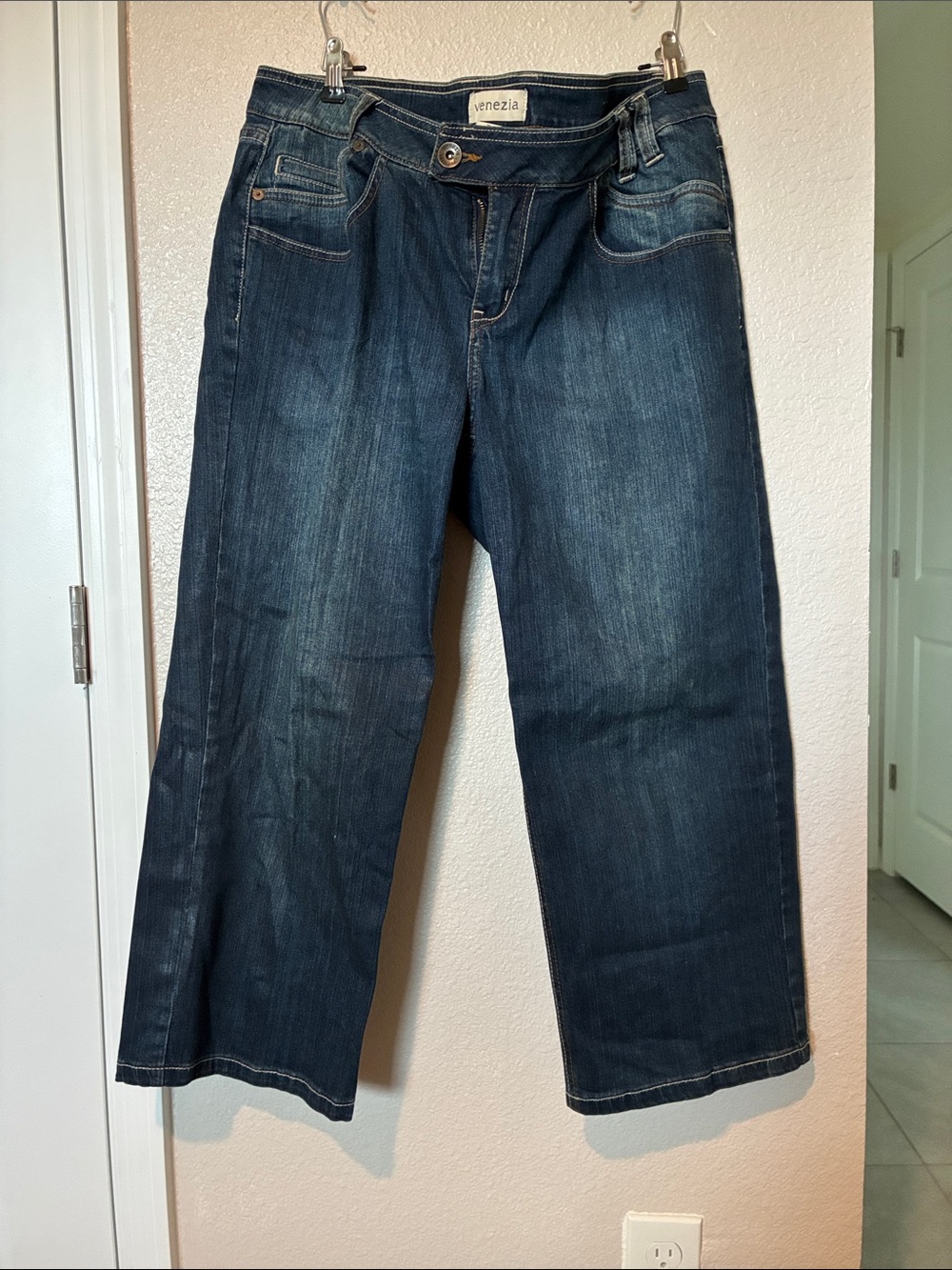 Venezia Women's Dark Blue Cropped Jeans
